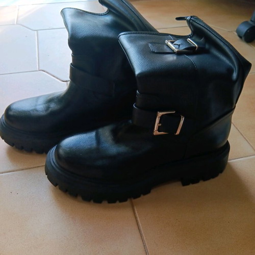 Stradivarius boots like new, size 39, black