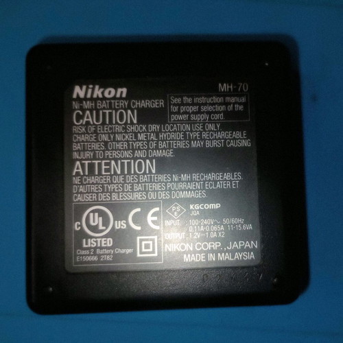 Nikon MH70 Ni-MH1 AA battery charger used for Coolpix 3100, 2100 cameras