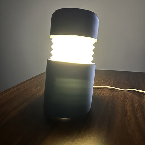 Table lamp with LED lighting like new, USB powered, adjustable light