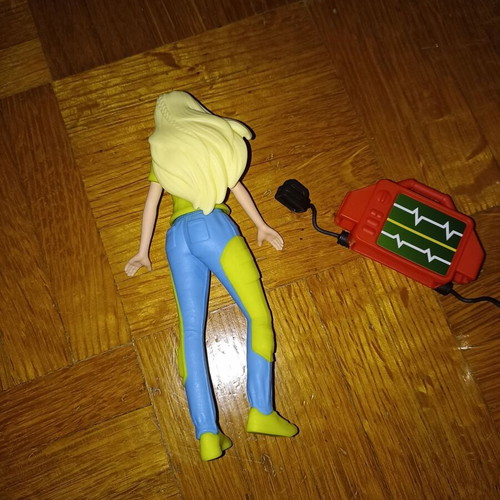 Barbies plastic figure new with suitcase