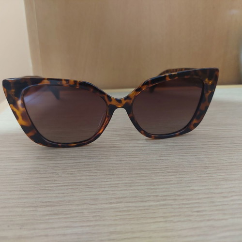 Tortoise Sunglasses Rpn brand new, black and brown