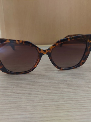 Tortoise Sunglasses Rpn brand new, black and brown