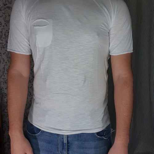 T-shirt white small used