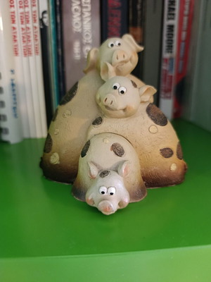 Decorative three pig figurines used, resin