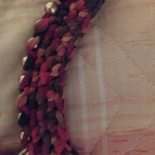 Handmade necklace like new, red, 42 cm