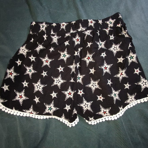 Women's summer shorts like new with star print and pom-pom trim