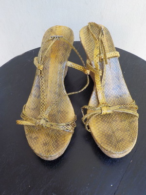 Sandals used, 9cm heel, yellow-brown, size 39