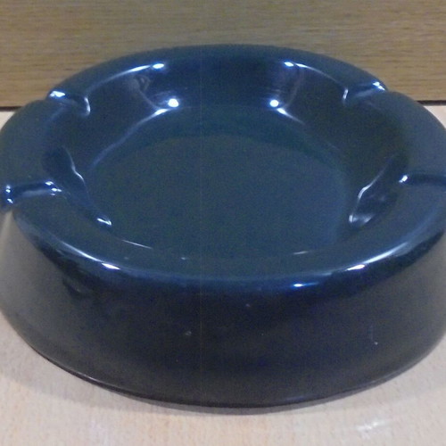 Cutty Sark scotch whisky old promotional ceramic ashtray used