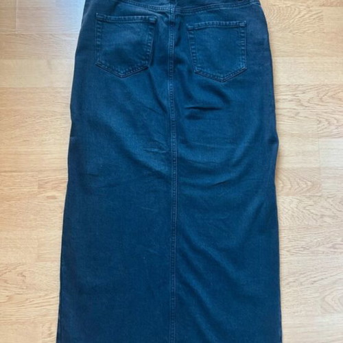 Midi denim skirt with front opening Stradivarius like new, black, size S
