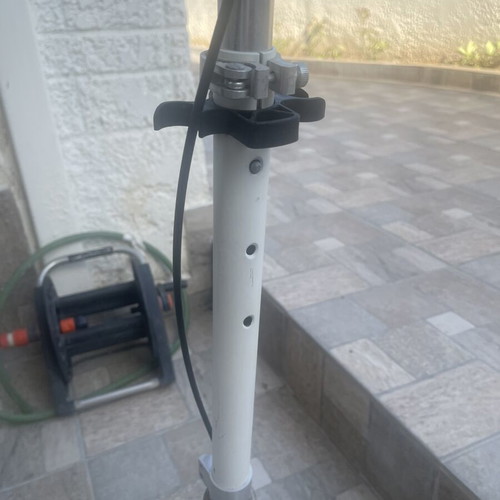 Isure Scooter used, aluminum and nylon, foldable with adjustable handlebar