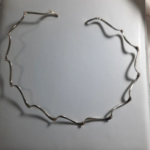 Silver necklace zig zag shaped like new