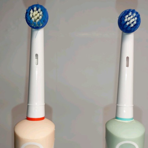 Battery toothbrushes used, set of 2 functional