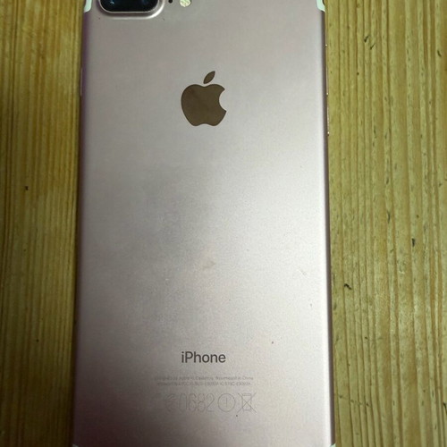 I phone 7 Plus like new with case