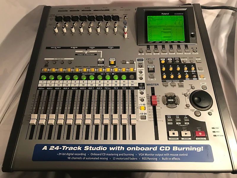 ジャンク品 Roland VS-2400CD 液晶焼けあり／CD-R内蔵　付属品 ジャンク品 Roland VS-2400CD 液晶焼けあり／CD-R内蔵 付属品