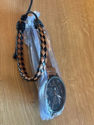 Watch new with gift bracelet
