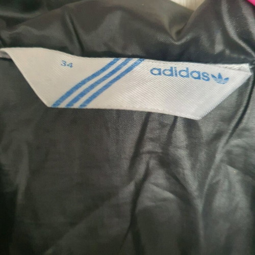 Μπουφάν Adidas σε πολύ καλή κατάσταση, μέγεθος XS, μαύρο και γκρι