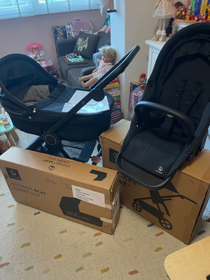 Stokke Beat stroller with carry cot like new, with boxes and instructions