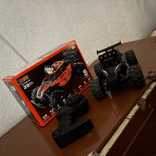 Remote control car like new
