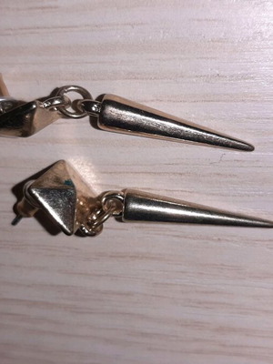 Earrings in gold color like new