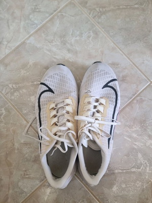 Nike athletic shoes used, white, size 44