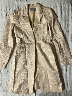More trench coat, beige and gold