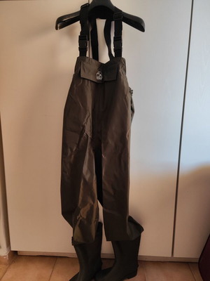 Σαλοπέτα ψαράδων Behr καινούργια με γαλότσες