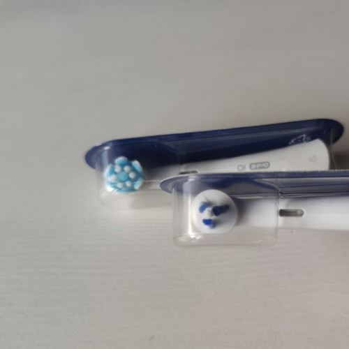 Oral-B iO replacement toothbrush heads set of 2, new