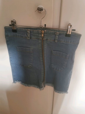 Denim skirt like new with zipper size M 38 10