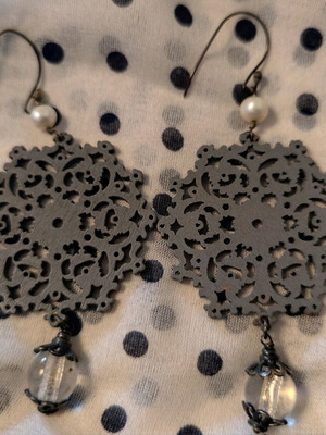 Gray long earrings like new