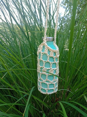 Handcrafted bottle holder, cream colour, fits 1lt copper bottles