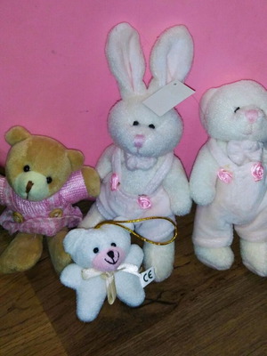 Small stuffed dolls new, pack of 34 pieces