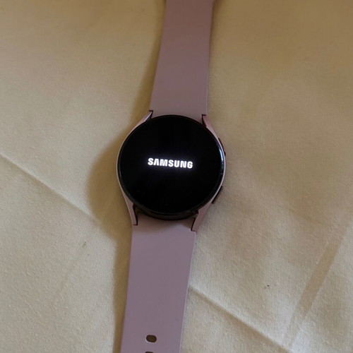 Samsung Galaxy Watch 4 Pink Gold 40mm like new with charger and box