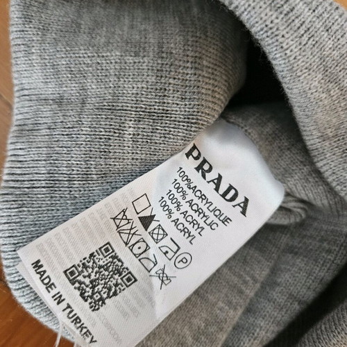 Prada hat like new, gray, one size