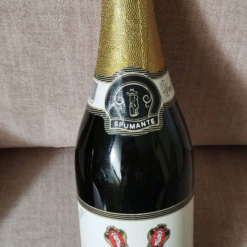 Spumante sparkling wine new