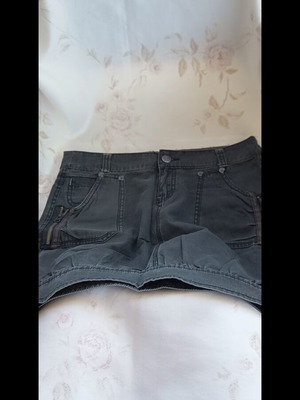 Bershka gray balloon skirt with buttons like new, size S