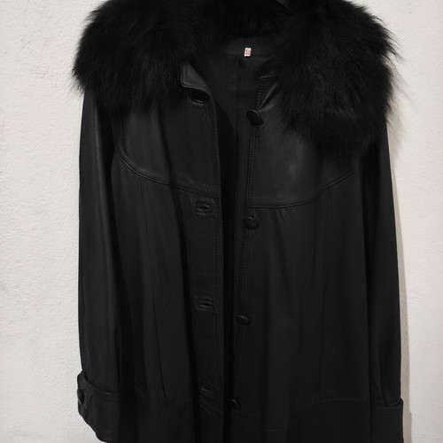 Leather coat long with detachable fur collar like new, black