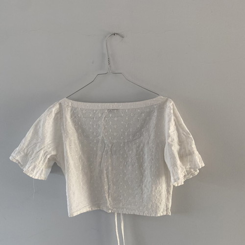 Na-Kd white crop top blouse with front ties and side zipper