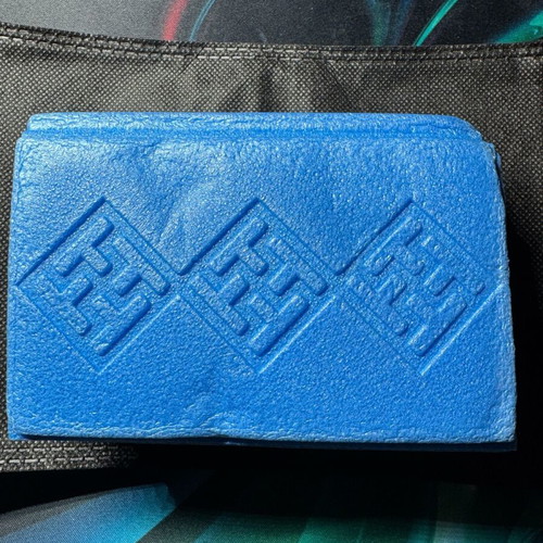 Folding cushion like new for outdoor and picnic use