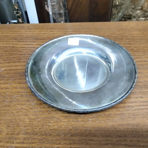 Tin bowl-plate used, carved 16x16