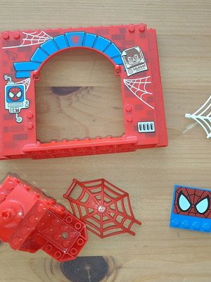Lego Spiderman parts from sets 10687 and 10784 like new