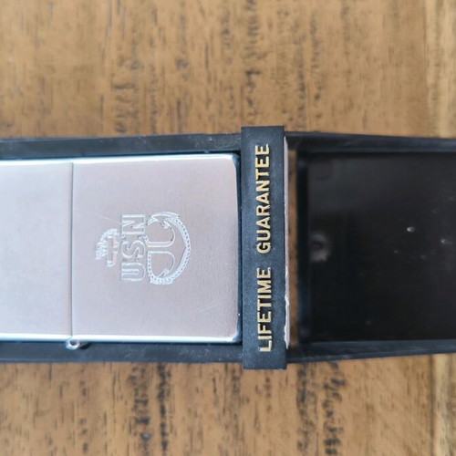 Zippo lighter like new in excellent condition