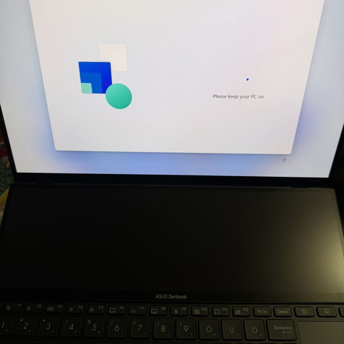 Asus Zenbook Pro 14 Duo OLED i9 laptop like new, 32GB RAM, 1TB SSD