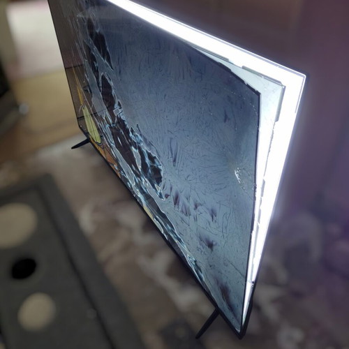 TCL 55P635 55" TV used with broken screen