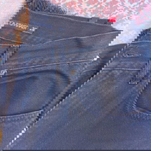 Saltandpepper jeans