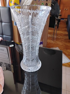 Large crystal vase