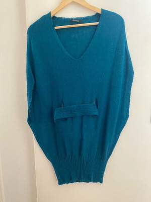Wool sweater dress like new with belt, petrol green