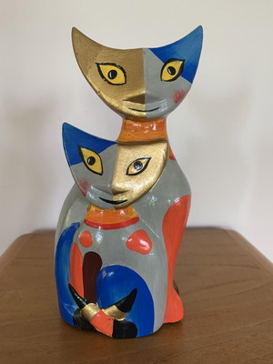 Two Cats Decorative Figurine with Gold Leaf like new