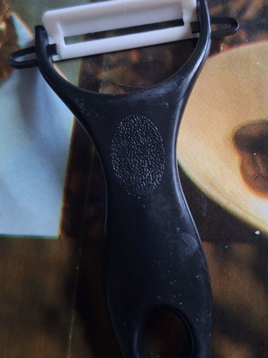 Vegetable peeler new