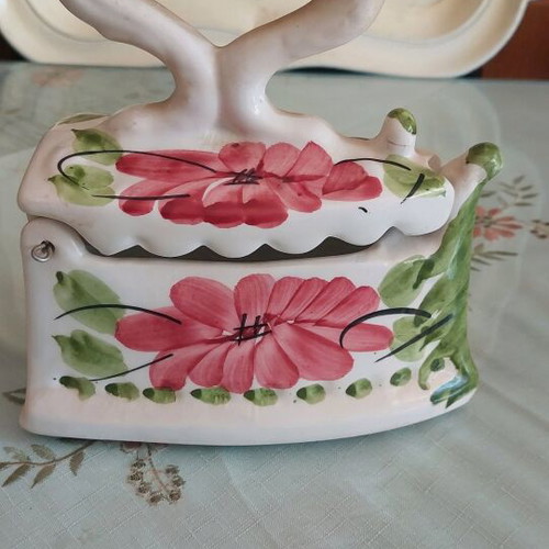 Ceramic vintage decorative iron like new