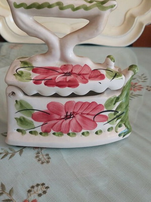 Ceramic vintage decorative iron like new